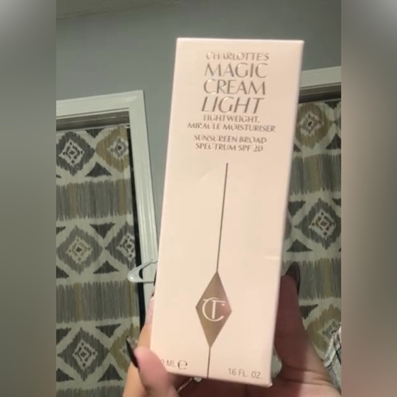 Charlotte Tilbury NEW UNUSED Magic Cream Light Lightweight Miracle Moisturizer - Picture 7 of 7